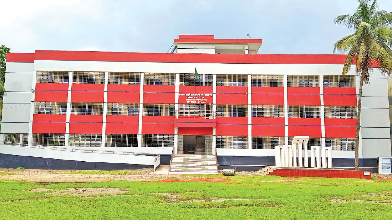 এক পয়সার দানে যাত্রা, শতবর্ষ পেরিয়ে আজও শিক্ষার বাতিঘর