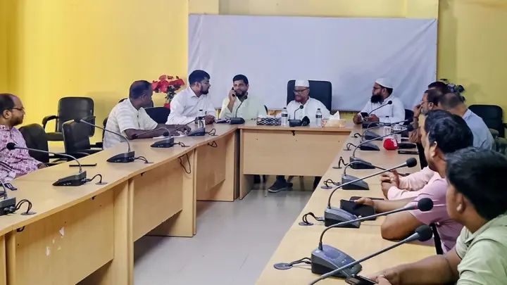 সাংবাদিকদের নিরপেক্ষভাবে মানুষের কথা বলতে হবে