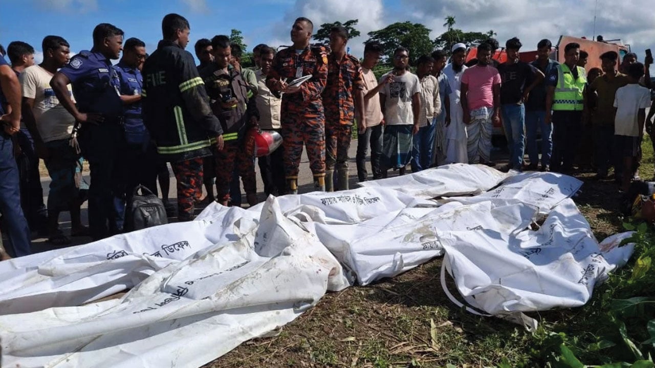 ওসমানীনগরে দুই বাসের মুখোমুখি সংঘর্ষে নিহত বেড়ে ৯