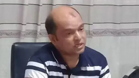 সাংবাদিকদের ফোন রিসিভ করবেন না, ঘোষণা কোটচাঁদপুর ওসির