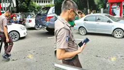 হাইকোর্টের সামনে আবার ককটেল বিস্ফোরণ