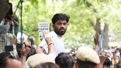 নভেম্বরে ইন্ডিয়া জোটের সমাবেশ, সমর্থন জানাল ককরোচ পার্টি