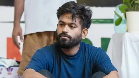 ককরোচ পার্টির প্রতিষ্ঠাতা অভিজিৎ দ্বীপকের দাদি মারা গেছেন