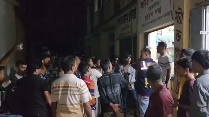 স্বামী-স্ত্রী পরিচয়ে হোটেলে উঠেছিলেন, পরে মিলল নারীর রক্তাক্ত লাশ
