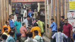 কলকাতায় পূজামণ্ডপে পদদলিত হয়ে নিহত ১৯
