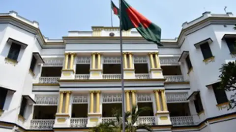 কলকাতায় বাংলাদেশ ডেপুটি হাইকমিশনের সামনে বিক্ষোভ
