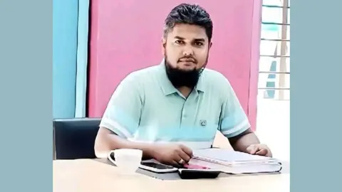  বাসের ধাক্কায় সাদুল্লাপুর কলেজের হিসাবরক্ষক নিহত 