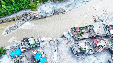 বিধ্বস্ত ত্রিশূলীর বিপন্ন মানুষের মাঝে