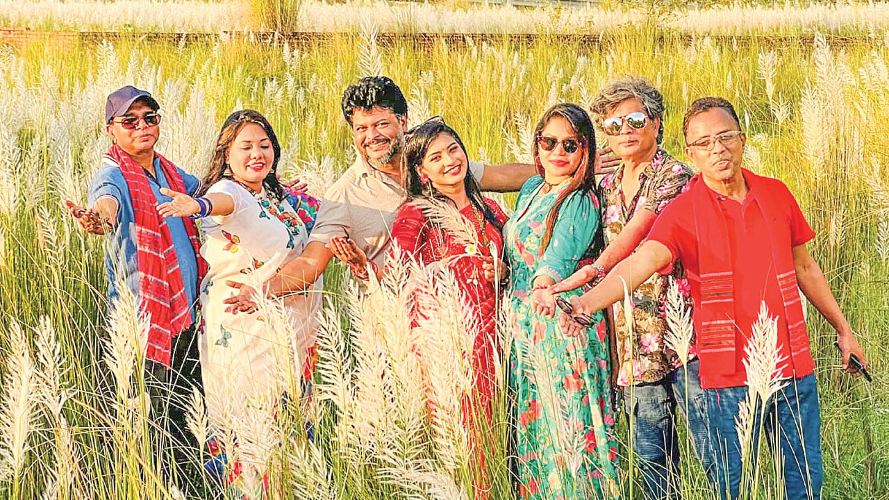 কাশফুলের-অরণ্যে-2