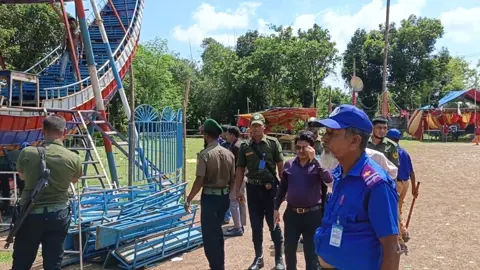 অবৈধ মেলা গুঁড়িয়ে দিয়েছে প্রশাসন
