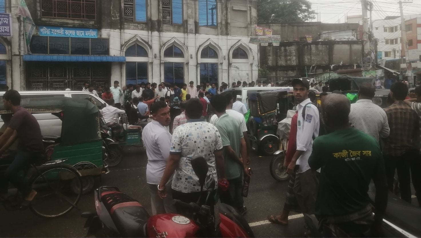 পটিয়ায় ১ লাখ ইয়াবাসহ আটক ৬, পাঁচ বাইক জব্দ