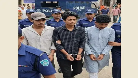 অপ্রতিম হত্যা: মোবাইল ছিনতাইয়ে বাঁধা দেওয়ায় পিটিয়ে হত্যা 