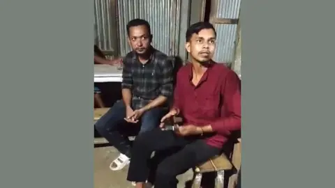 কুমিল্লায় ছিনতাই ও চাঁদা দাবির অভিযোগে জনতার হাতে ছাত্রদল নেতা আটক