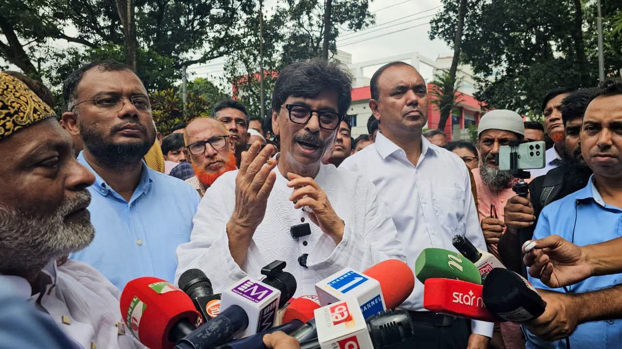 সিন্ডিকেটের কারসাজিতে সারের সংকট দেখানো হচ্ছে: কৃষিমন্ত্রী

