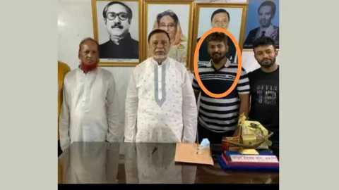 বাড়িতে গুদাম দেখিয়ে সারের ডিলার পেলেন যুবলীগ নেতা
