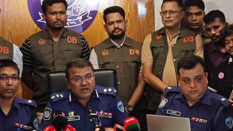 কিশোর গ্যাংয়ের অভিযানে তদবির করলে নাম প্রকাশ করে দেব: পুলিশ সুপার

