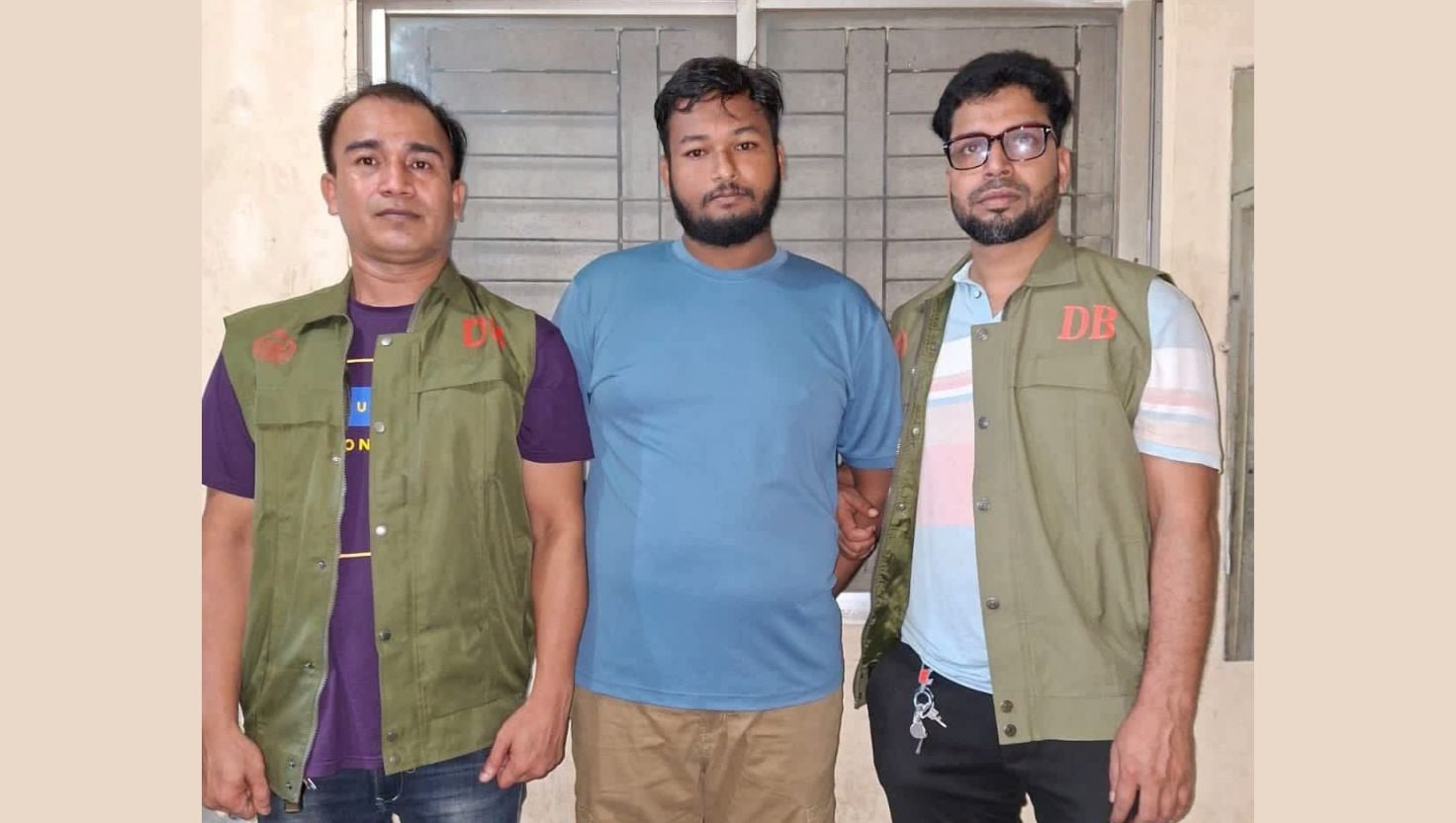 কুমিল্লায় সাংবাদিকের ওপর হামলা করা সেই যুবক  গ্রেপ্তার 