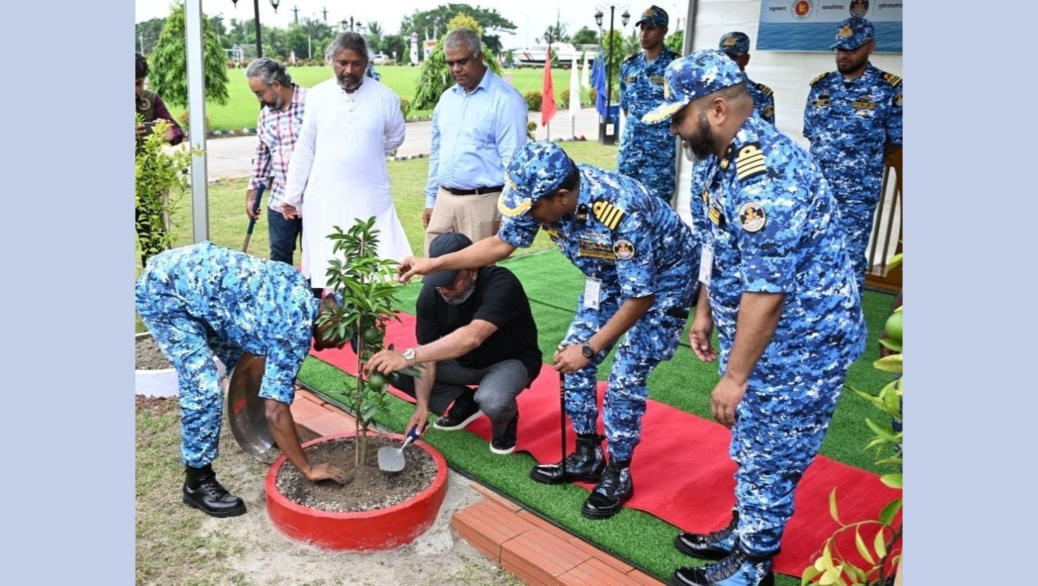 মোংলায় কোস্ট গার্ডের সবুজ অভিযান, রোপণ হবে ৯৪০০ চারা