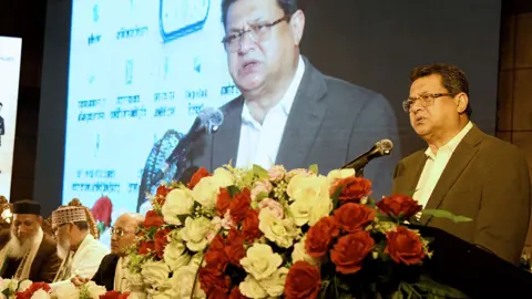 বদলি-পদায়নে লটারি প্রক্রিয়াকে বিতর্কিত করার চেষ্টা দুঃখজনক: গণপূর্তমন্ত্রী