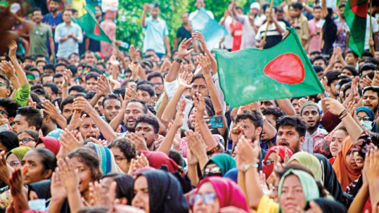 গণঅভ্যুত্থান ও বৈশ্বিক অভিঘাত
