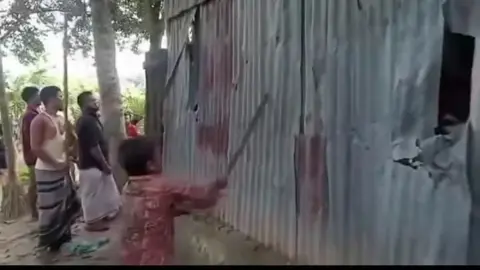গফরগাঁওয়ে ৫ আসামির বাড়ি ভাঙচুর করেছে এলাকাবাসী 