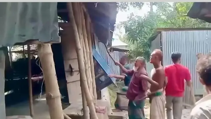 ছেলের সামনে মাকে ধর্ষণ: মামলার প্রধান আসামির বাড়ি ভাঙচুর