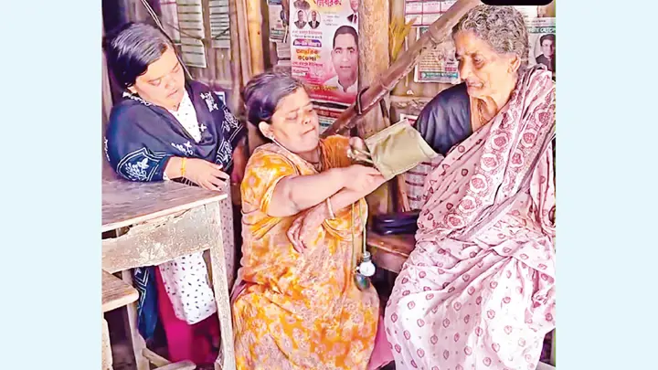 গরিবের ভরসা রূপা-চায়না দুই বোন