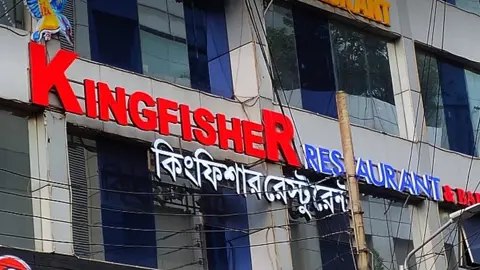 গুলশানের কিংফিশার রেস্টুরেন্টে অভিযান, বিপুল পরিমাণ মদ জব্দ