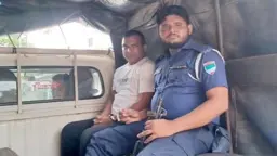 ভারতে পালানোর সময় গোদাগাড়ী পৌর আ.লীগের সাধারণ সম্পাদক আটক