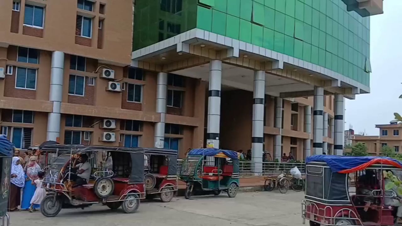 ট্রাকের ধাক্কায় নসিমনের এক যাত্রী নিহত, আহত ২

