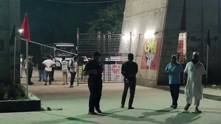 গোপালগঞ্জ বিজ্ঞান ও প্রযুক্তি বিশ্ববিদ্যালয়ের গেটে ককটেল বিস্ফোরণ