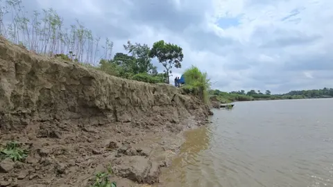  গোমতী নদীর ভাঙনে অস্তিত্ব সংকটে ৫ হাজার মানুষ