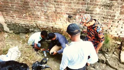 উখিয়ায় গ্যাসের আগুন ৪০ ঘণ্টাতেও নিয়ন্ত্রণে আসেনি