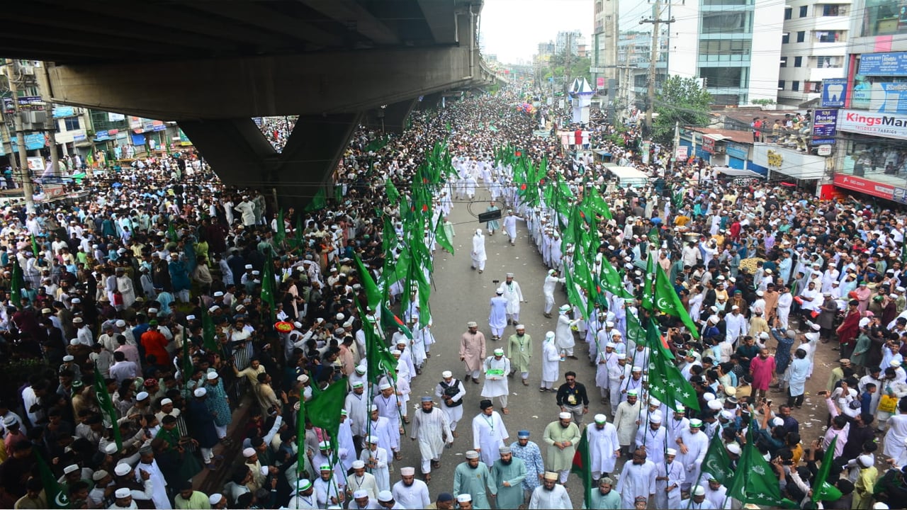 চট্টগ্রামে লাখো মানুষের অংশগ্রহণে দেশের বৃহত্তম জশনে জুলুস