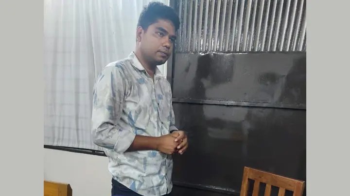 চট্টগ্রামে প্রতারণা মামলায় পুলিশ সদস্য গ্রেপ্তার