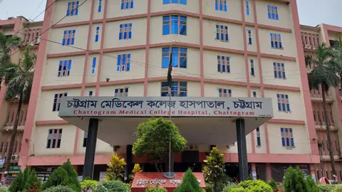সাগরে জলদস্যুর হামলায় আহত ৮ মাঝিমাল্লা চমেক হাসপাতালে
