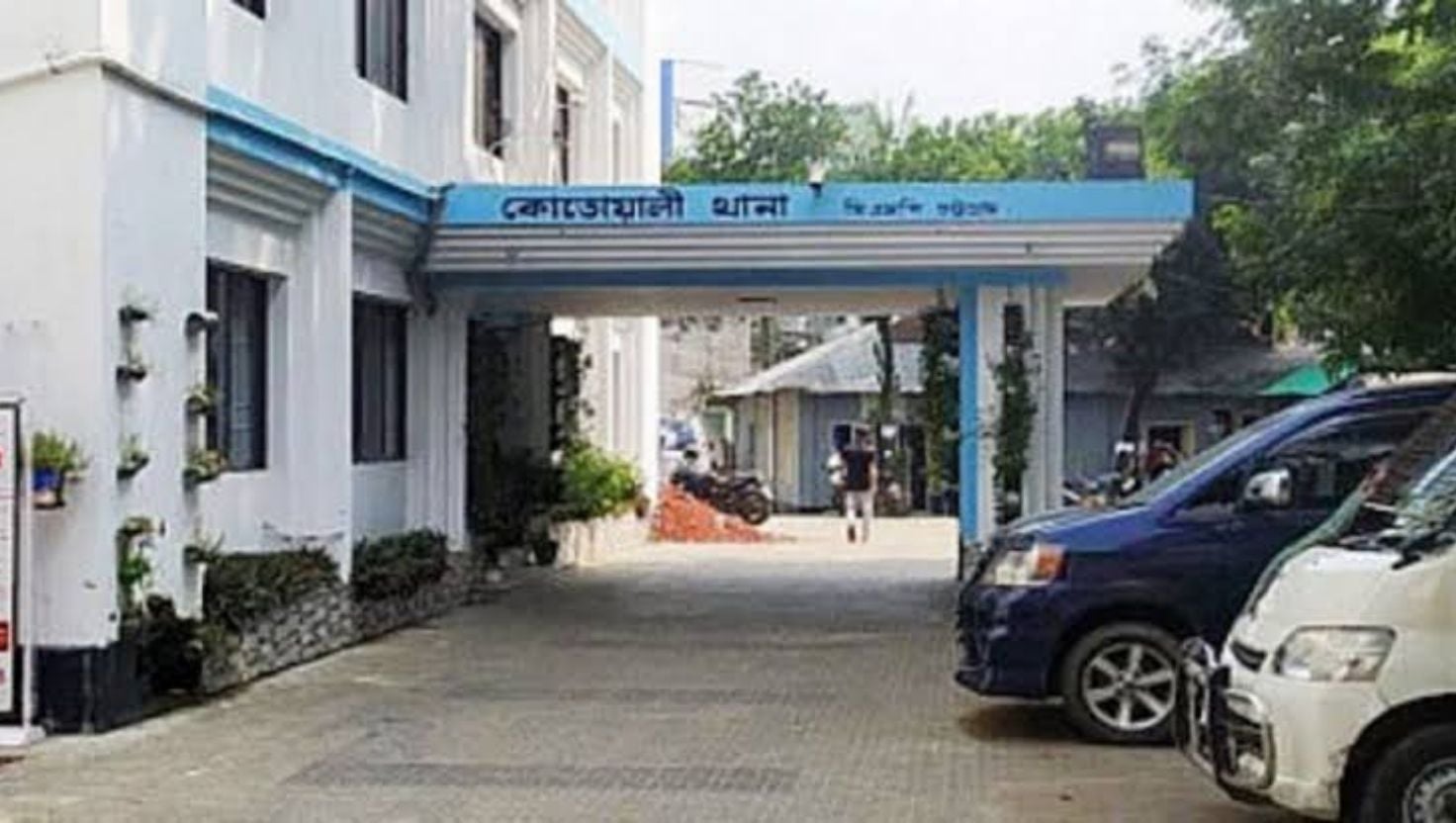 চট্টগ্রামে মোবাইল-ব্যাগ ছিনতাই চক্রের মূল হোতা গ্রেপ্তার