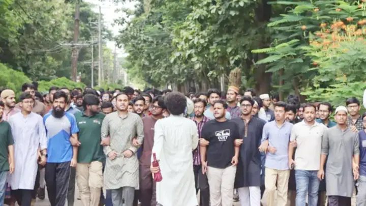 সম্মানিত পদ থেকে অসম্মানিত অব্যাহতি 
