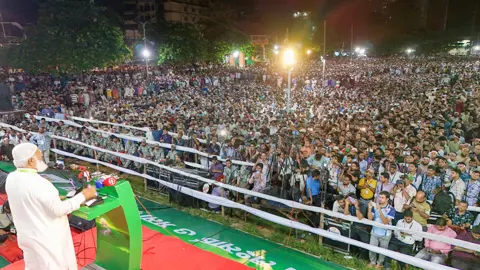 ছয় দফা না মানলে সরকার পতনে
এক দফা
