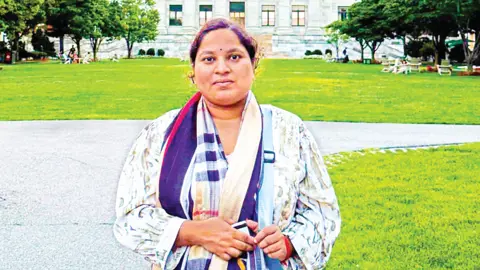 চা-কন্যা শান্তার সাফল্য: লংলা থেকে হার্ভার্ড