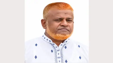 জেলেদের চাল চুরি করে বিক্রি, ইউপি সচিব বরখাস্ত
