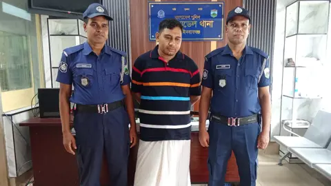 যাবজ্জীবন সাজাপ্রাপ্ত ইউপি সদস্য গ্রেপ্তার

