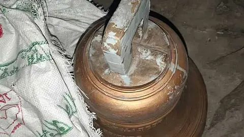 চার্চ থেকে ৭০ কেজির পিতলের ঘণ্টা চুরি, ডাস্টবিনের পাশ থেকে উদ্ধার