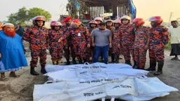ঢাকা-মাওয়া এক্সপ্রেসওয়ে যাত্রীবাহী বাস খাদে পড়ে নিহত ৩, আহত ১৬
