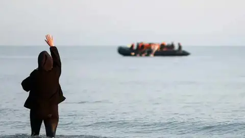 যুক্তরাজ্যে নৌপথে আসা প্রায় সব নারীই ধর্ষণের শিকার: শাবানা মাহমুদ