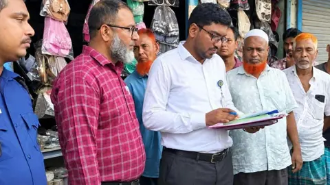 নির্ধারিত দামের চেয়ে বেশি দামে এলপিজি বিক্রি, ব্যবসায়ীকে জরিমানা