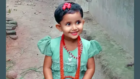 ট্রাক্টরের নিচে চাপা পড়ে প্রাণ গেল শিশুর