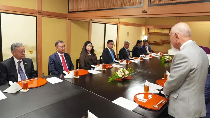 টোকিওতে নিপ্পন-সাসাকাওয়ার আমন্ত্রণে নৈশভোজে প্রধানমন্ত্রী