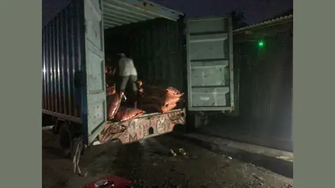 অর্ধকোটি টাকার ভারতীয় মসলা আটক, পুলিশের ভূমিকা নিয়ে প্রশ্ন 