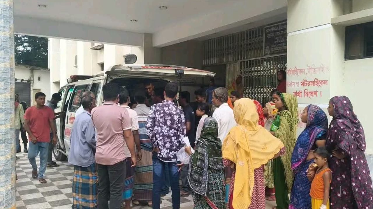 ঘাস কাটার মেশিনে বিদ্যুৎস্পৃষ্ট হয়ে স্বামী-স্ত্রীর মৃত্যু
